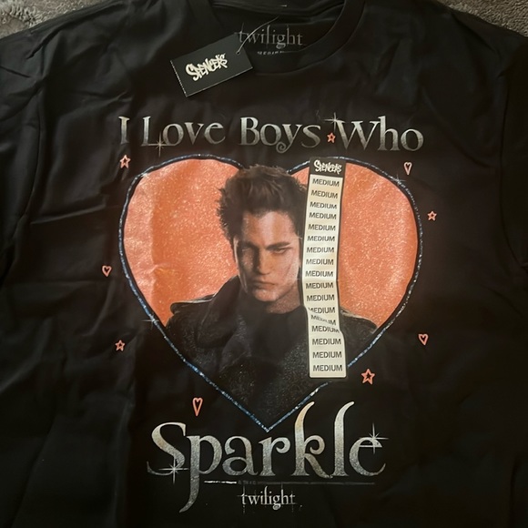 Twilight T-shirt size medium unisex sizing. measurements in photos. NWT! - Picture 2 of 7